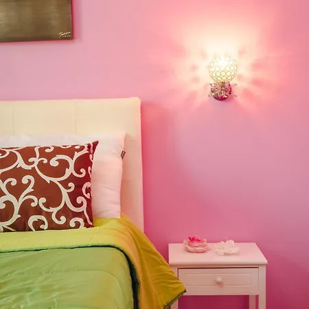 Appartamento Pink Barbie's House, Domus Lumeras *
